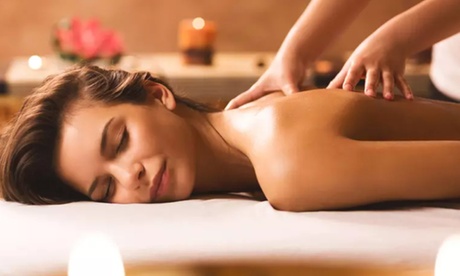 Sesión de masaje a elegir de 45 o 60 minutos para 1 persona Sesión de masaje a elegir de 45 o 60 minutos para 1 persona