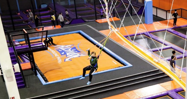 1 hora de acceso a Altitude Trampoline Park