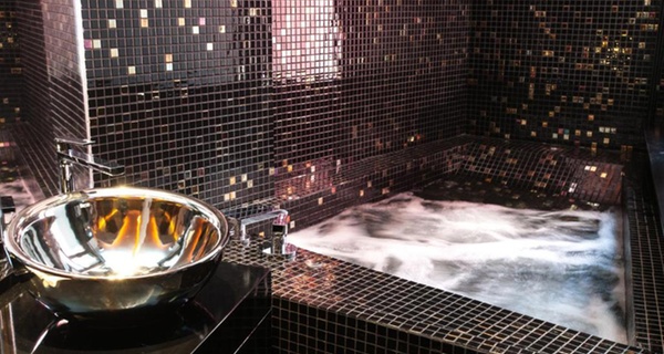 Madrid: Junior o Master Suite con desayuno y botella de cava