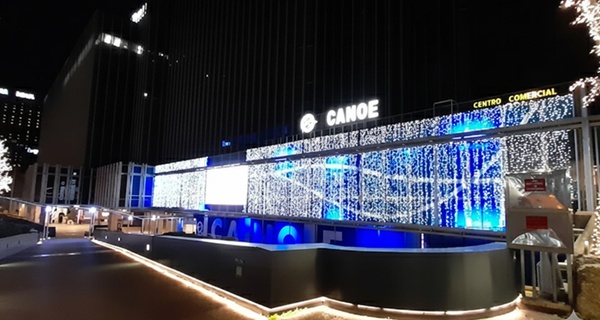 Degusta sabores mediterráneos y vive la emoción del juego con un menú para 2 o 4 con copas, crédito y parking en Canoe