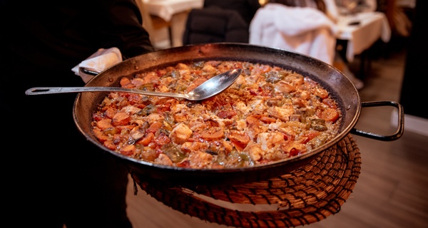 Menú de arroz con entrantes, postre y bebida en arrocería especializada en mariscos y pescados (hasta 44% menos)