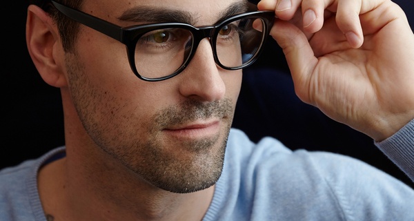 Dale claridad y estilo a tu mirada con gafas graduadas monofocales o progresivas con hasta 68% de descuento