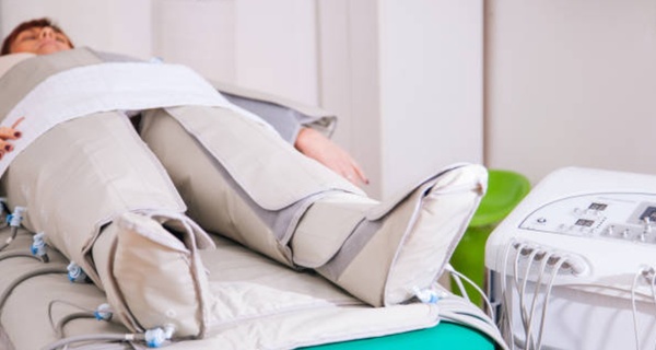 Presoterapia con cavitación o electroestimulación en Clínica Xiluet