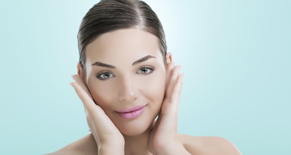 1 o 2 sesiones de polinucleótidos en rostro o en contorno de ojos