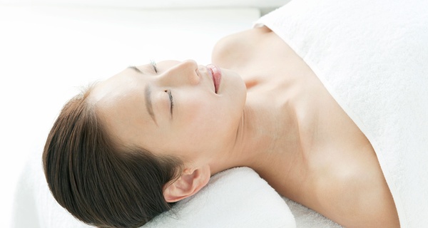 Limpieza facial con microdermoabrasión, radiofrecuencia y masajes