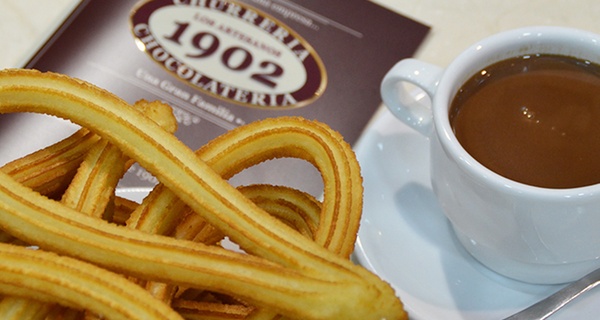 2 tazas de chocolate a elegir con churros en Chocolatería Los artesanos 1902 (hasta 22% de descuento)