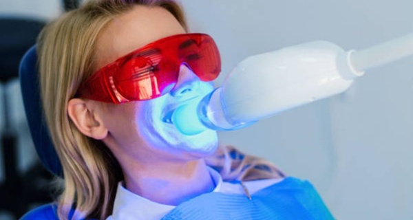 Hasta 3 sesiones de blanqueamiento Zoom Philips e higiene bucal