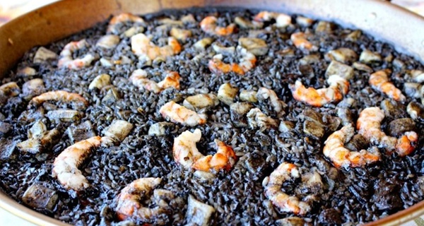 Comparte la felicidad de un arroz exquisito con un menú completo para 2 personas con arroz a elegir al 39%