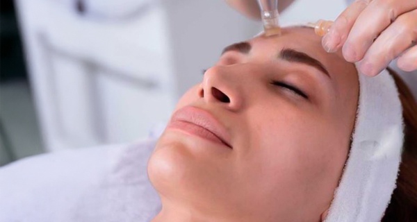 1 o 2 sesiones de exosomas con Dermapen en rostro completo para 1