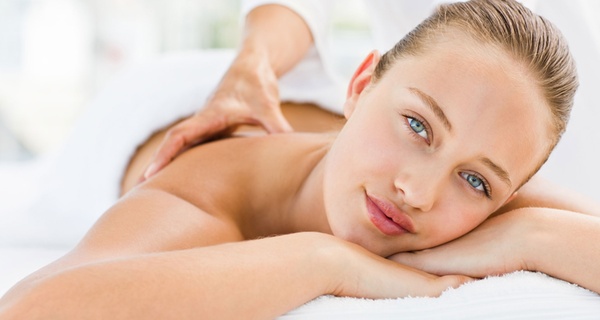 Facial, manipedicura y masaje para 1 o 2 junto a la Puerta del Sol
