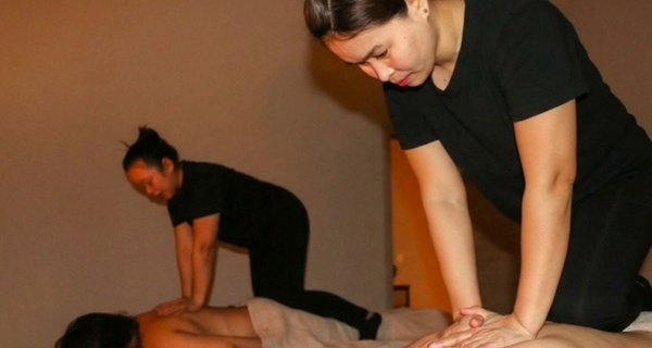 Masaje tradicional oriental filipino en pareja de 50 minutos con té y chocolate hasta un 32% de descuento