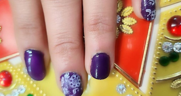 Manicura y/o pedicura semipermanente junto a la Puerta del Sol