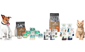 Almo Nature 12 kg e 24 confezioni di alimenti per cani e gatti