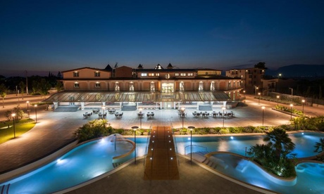 Salerno 5*: camera Exclusive con colazione, Spa e cena per 2 Salerno 5*: camera Exclusive con colazione, Spa e cena per 2