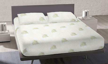 Coprimaterasso con Trattamento Aloe Vera e Copriguanciali abbinabili Coprimaterasso con Trattamento Aloe Vera e Copriguanciali abbinabili