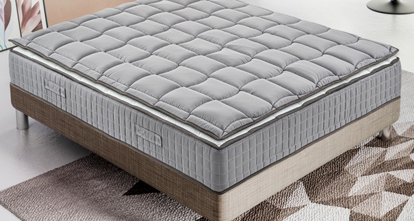 Materasso a molle ortopediche con topper in memory foam sfoderabile, disponibile in diverse dimensioni e con spedizione gratuita