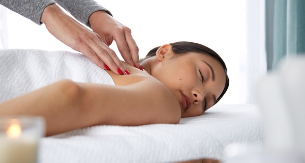 Uno o 2 massaggi terapeutici da Dott. Michele Molinari Fisioterapista