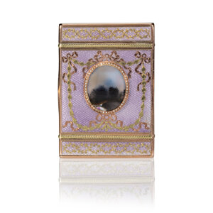 A Russian Moss Agate, Pearl, and Two-Color Gold Translucent Lilac Guilloché-Ground Champlevé Enameled Cigarette Case Fabe