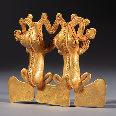 A Large Gold Double Frog Pendant