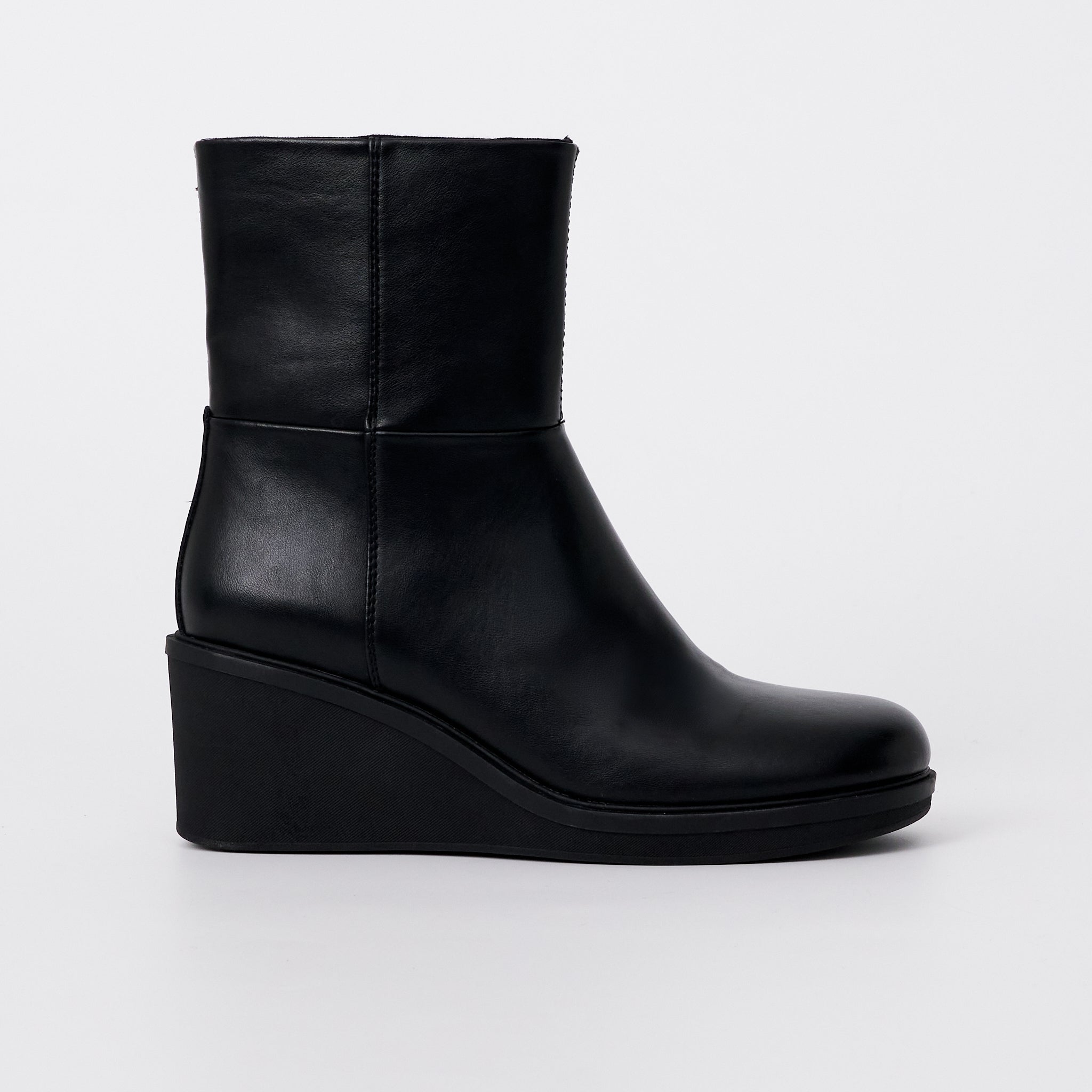 Pulp River Women's Wedge Ankle Boots