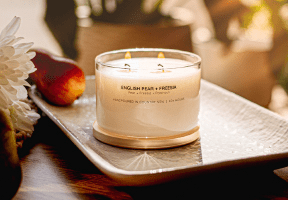 [English Pear and Freesia 330g Candle]