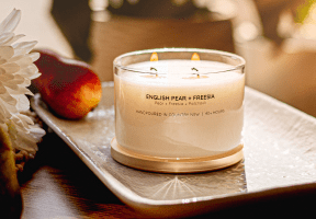 [Meeraboo English Pear & Freesia 330g Candle]