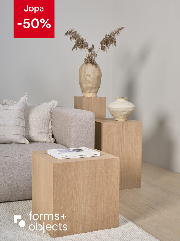 Sivu- ja sohvap&ouml;yd&auml;t