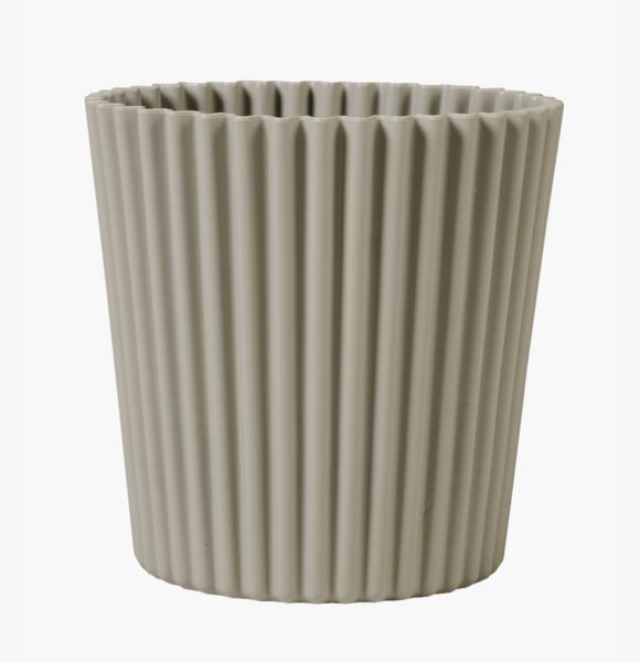 Vita ulkoruukku hiekka