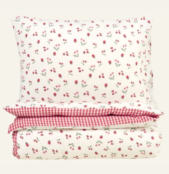 Fruits påslakanset i bäckebölja röd