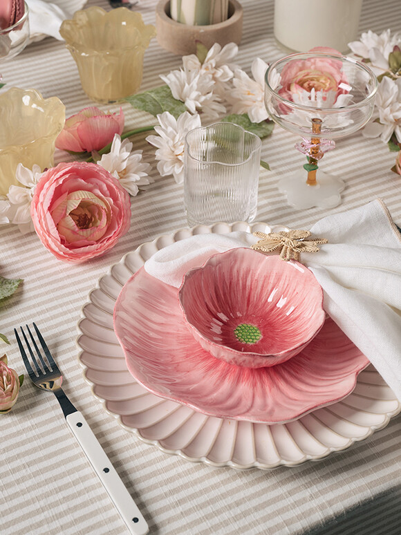 L&ouml;yd&auml; inspiraatiota juhlakattaukseesi