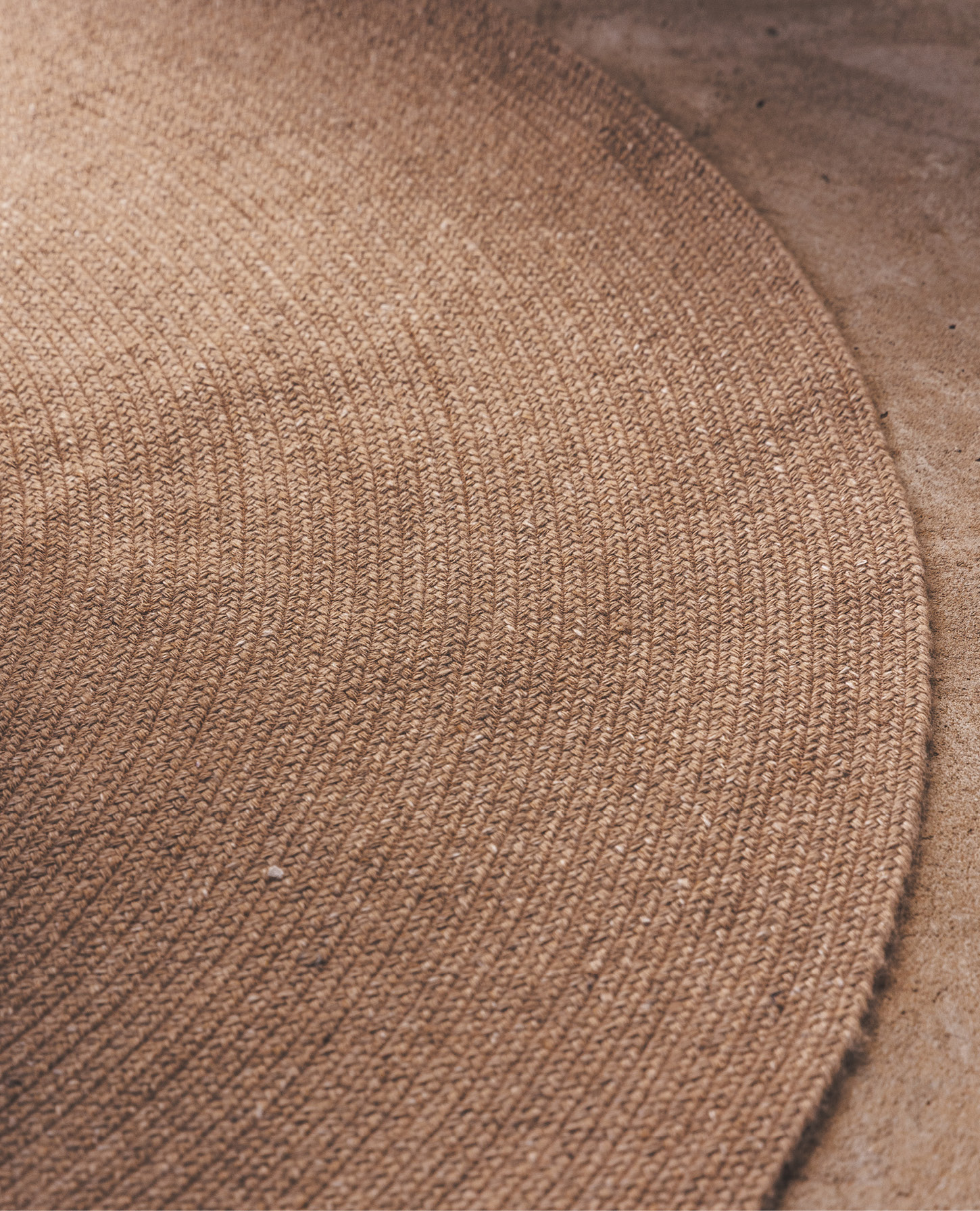 Carousel Round Rug in Maple