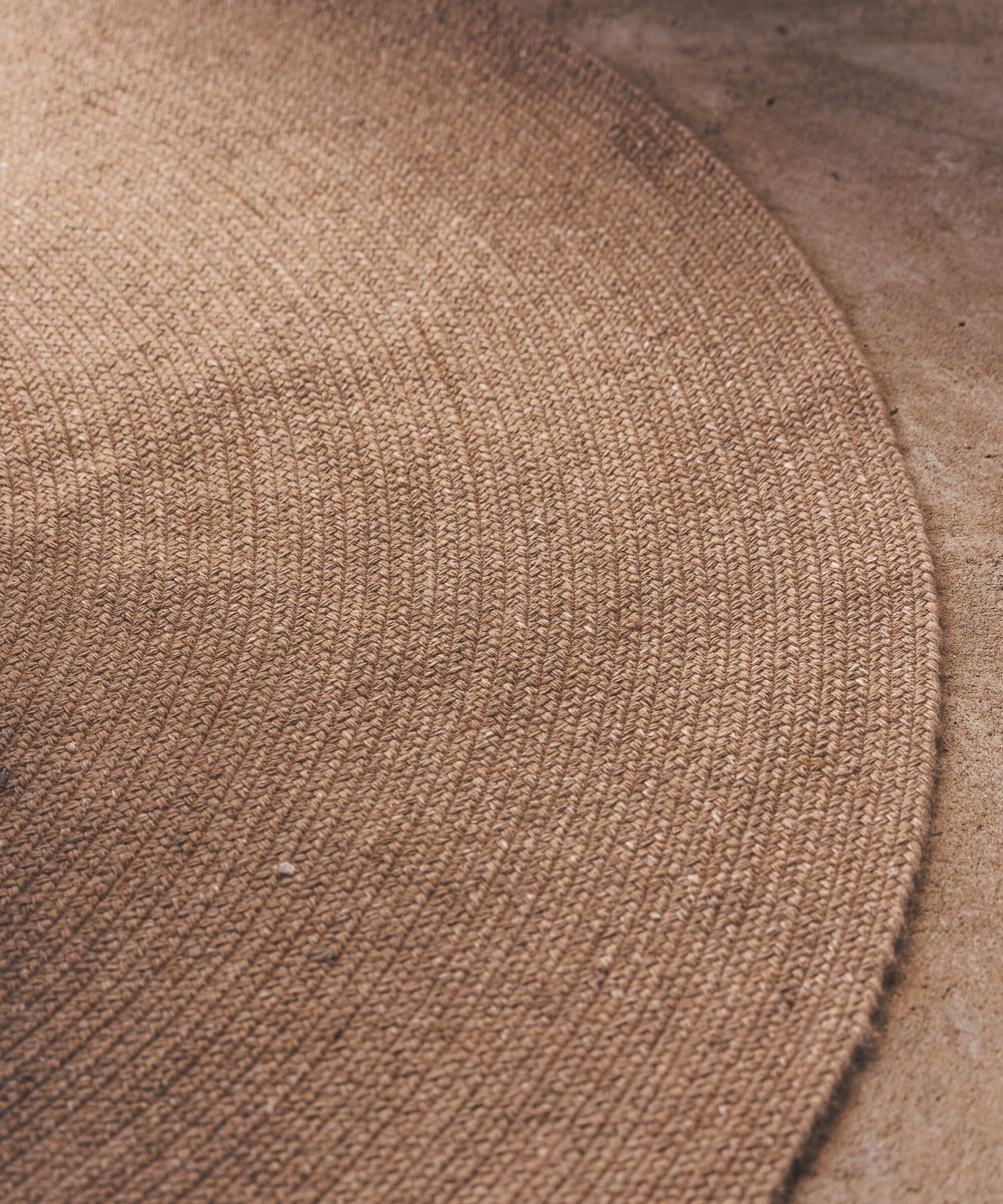 Carousel Round Rug in Maple