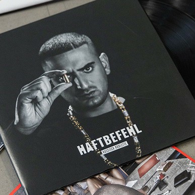 Holiday Season Deal Kachel 8