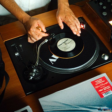 Holiday Season Deal Kachel 14