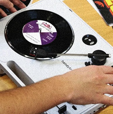 Record Deal Kachel 1