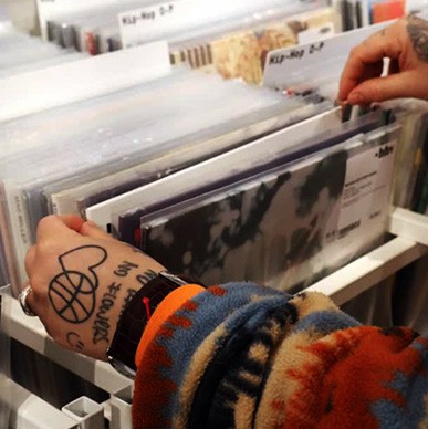 Record Deal März Kachel 2