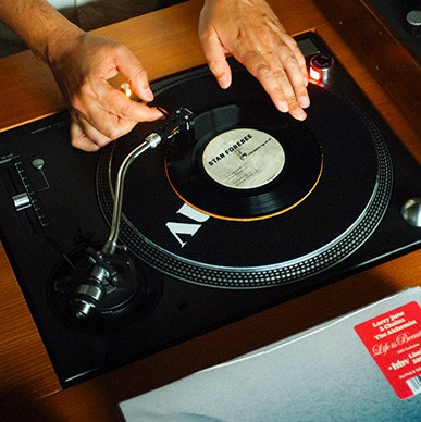 Record Deal März Kachel 15