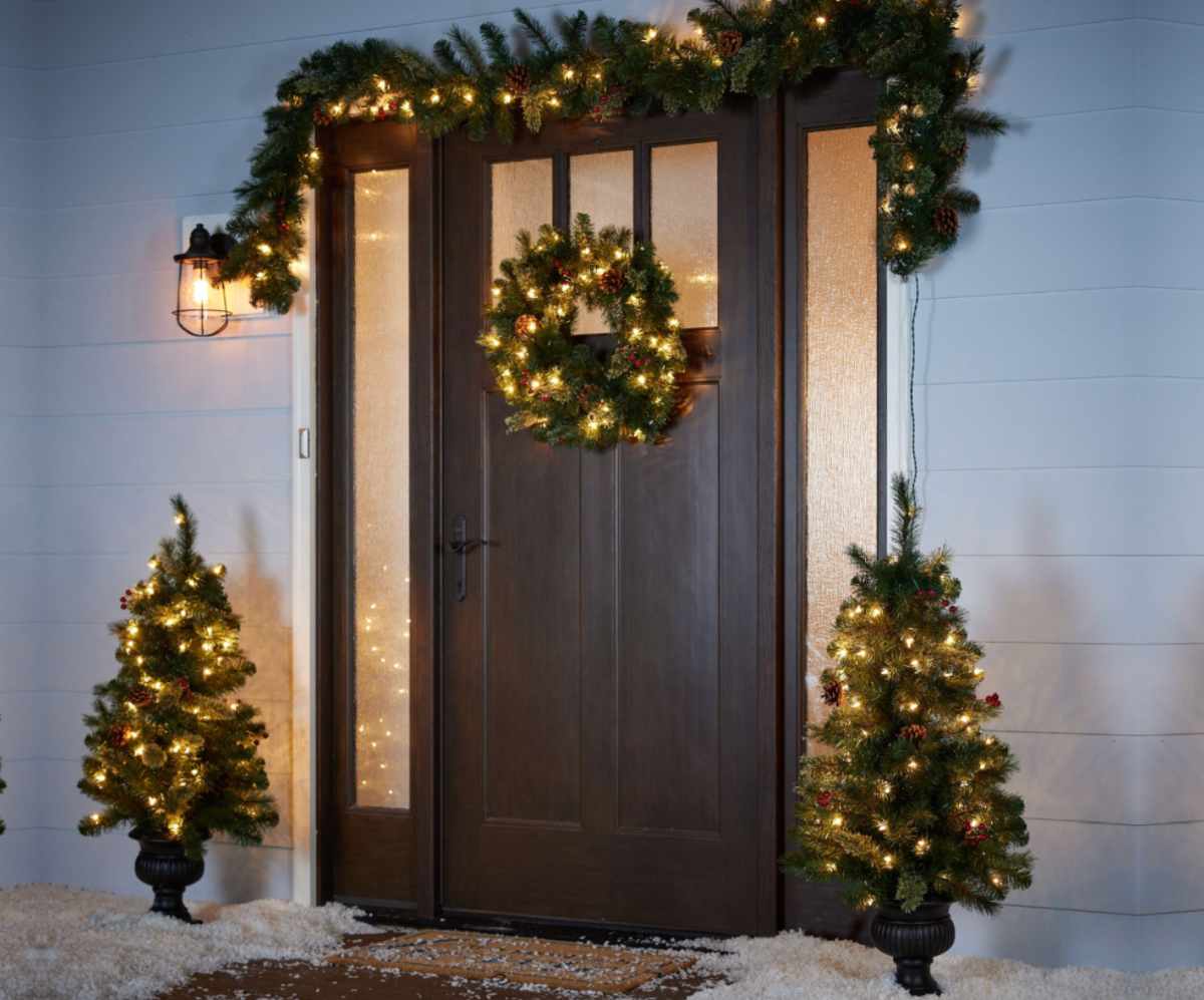 Pre-Lit Christmas Decor Set $59 Shipped ($149 Value) - Will Sell Out