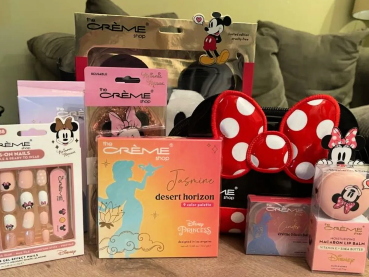 Minnie Mouse Pouch AND $100 of Beauty Freebies Just $21 Shipped