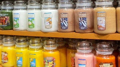 Buy 2, Get 2 FREE Yankee Candle Sale - Large Jars Only $12.40!