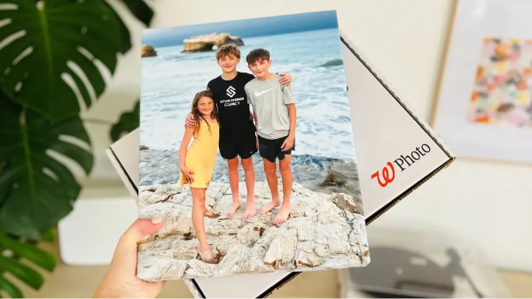 hand holding photo print