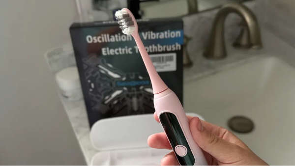 Electric Toothbrush w/ 10 Brush Heads & Case Only $9.99 on Amazon