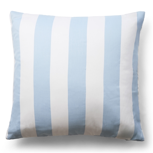 Image of Pudebetræk i 100% blødt og lækkert bomuldssatin - 60x63 cm - Lyseblåt og hvidt - Nordic Stripe pudebetræk fra By Night