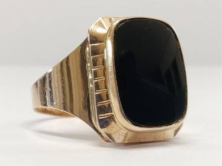 Kultainen onyxkantasormus 14k