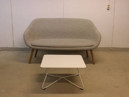 HAY About A Lounge Sofa ja Martela Scoop -sohvapöytä -setti