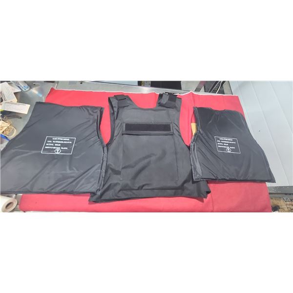 CANARMOR SOFT BODY ARMOUR - THREAT LEVEL: NI J IIIA KEVLAR SIZE 44-47 XL PLATES AND VETS