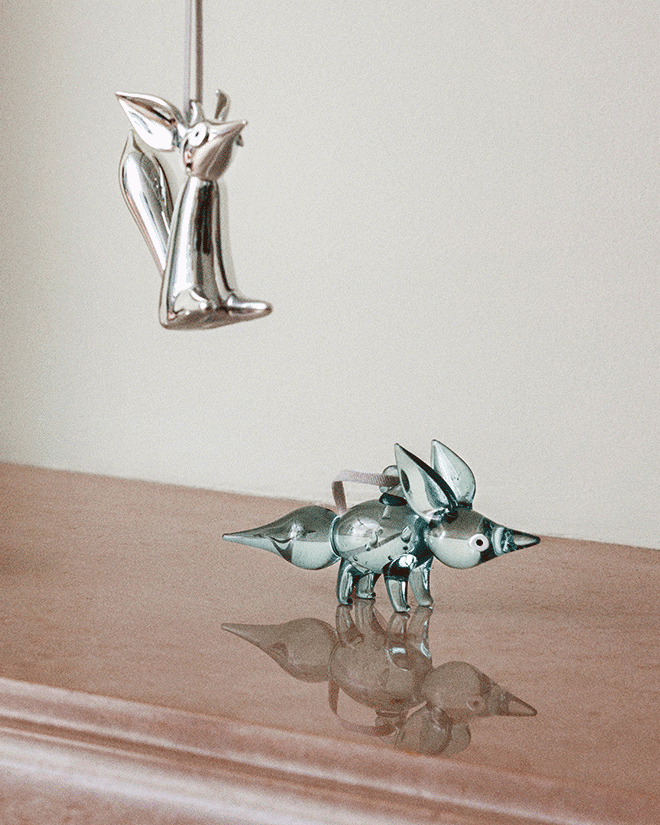  seasonal decorations 