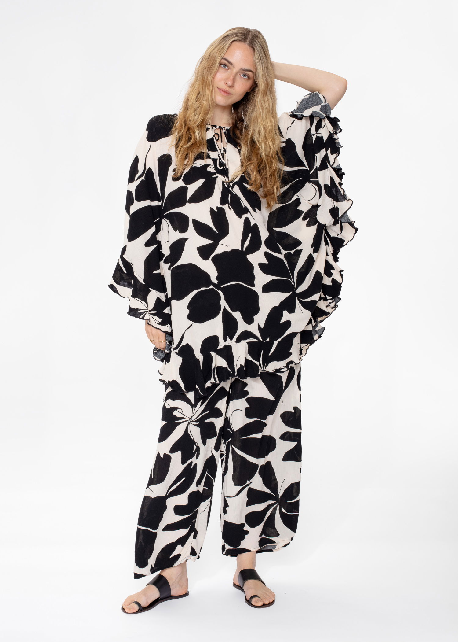 Indiska Mönstrad tunika med volang - Svart - S/M