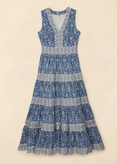 M&ouml;nstrad l&aring;ng kl&auml;nning med volang