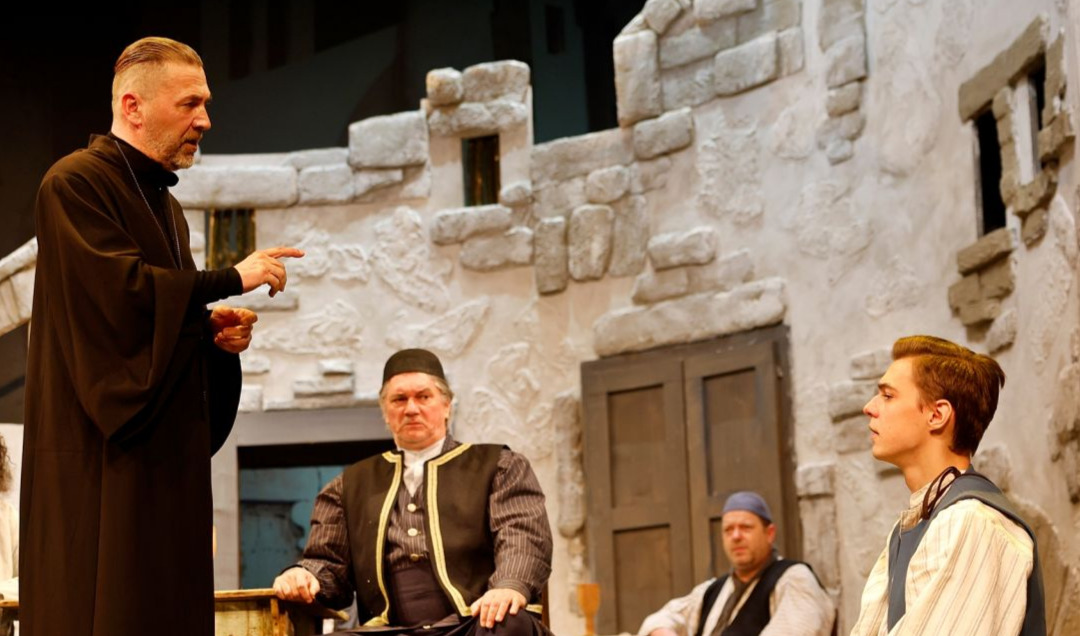 Látni a láthatatlant - a Békéscsabai Jókai Színház előadása